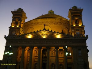 Mosta Dome y sus impresionantes columnas
