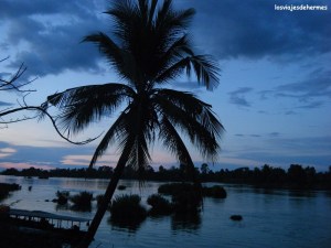 Anochece sobre el Mekong