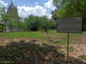 Carteles explicativos de los Killing Fields