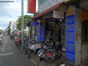Librería donde alquilamos la moto