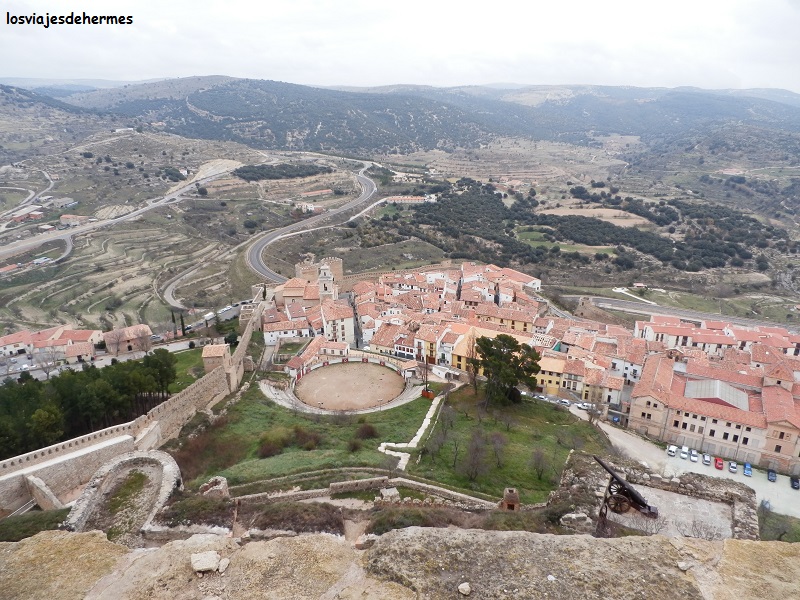La ciudad a los pies de su castillo