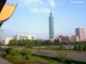 Vista del Taipei 101 desde el memorial 