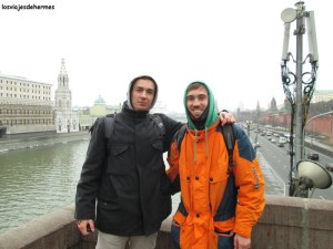 Posando con nuestros abrigos 