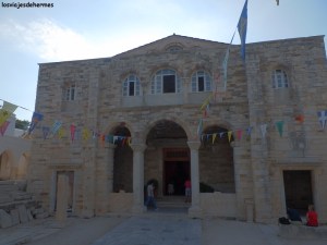 Entrada a la iglesia