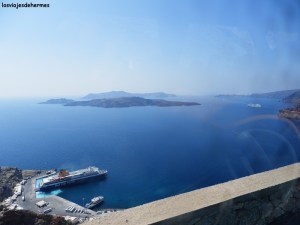 El puerto de Athinios desde el bus