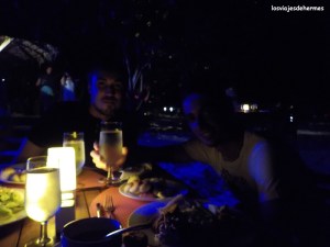 Cenando en la playa